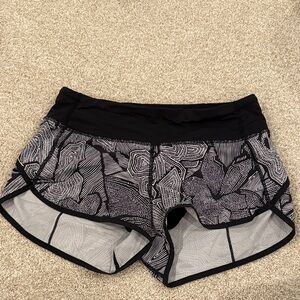 Women’s LULU 2.5 inch inseam Speed Up Shorts Black and White